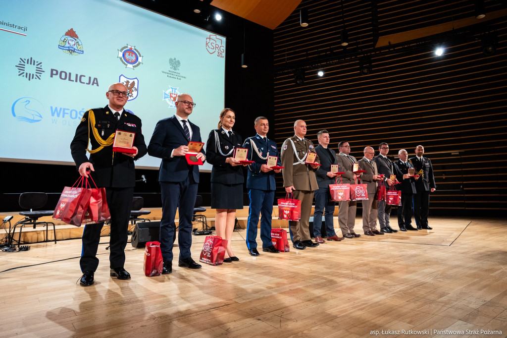 Strażacy z powiatu wyróżnieni na gali