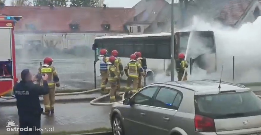 Pożar autobusu przy ul. Sobieskiego w Ostródzie