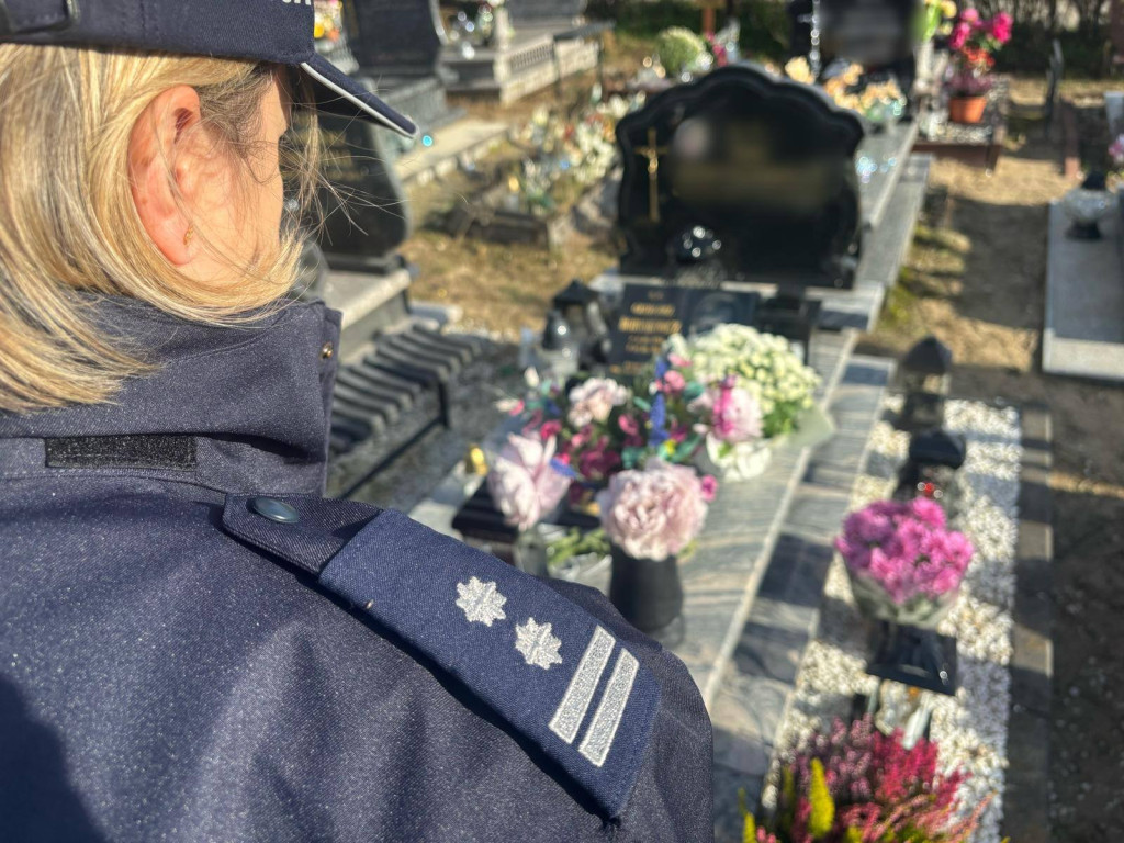 Mundurowi z Ostródy oddali hołd zmarłym kolegom