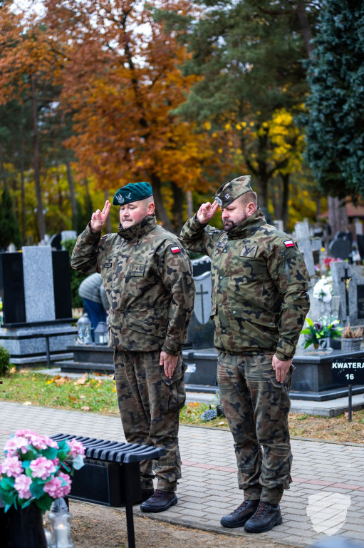 Mundurowi z Ostródy oddali hołd zmarłym kolegom