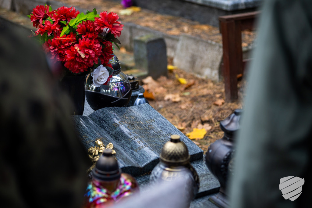 Mundurowi z Ostródy oddali hołd zmarłym kolegom