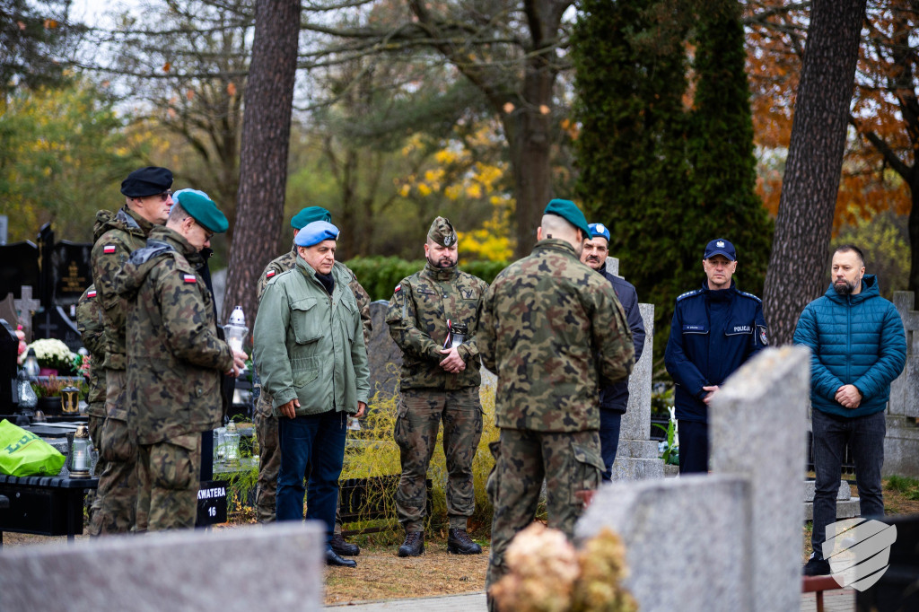 Mundurowi z Ostródy oddali hołd zmarłym kolegom