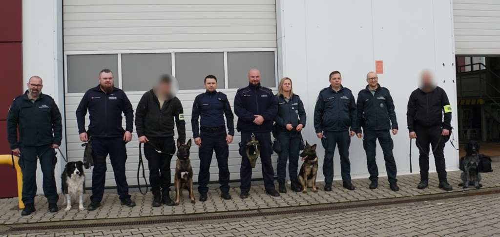 SZKOLENIE PRZEWODNIKÓW PSÓW SŁUŻB MUNDUROWYCH