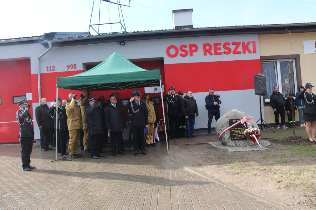 OSP Reszki otrzymało nowy wóz strażacki i garaż