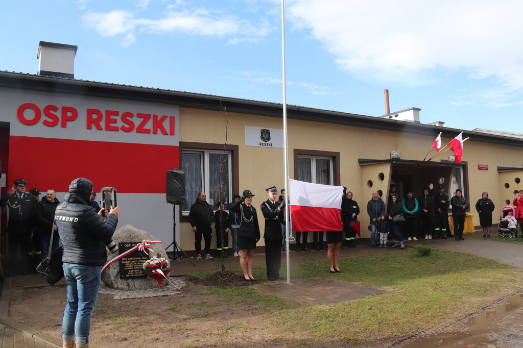OSP Reszki otrzymało nowy wóz strażacki i garaż