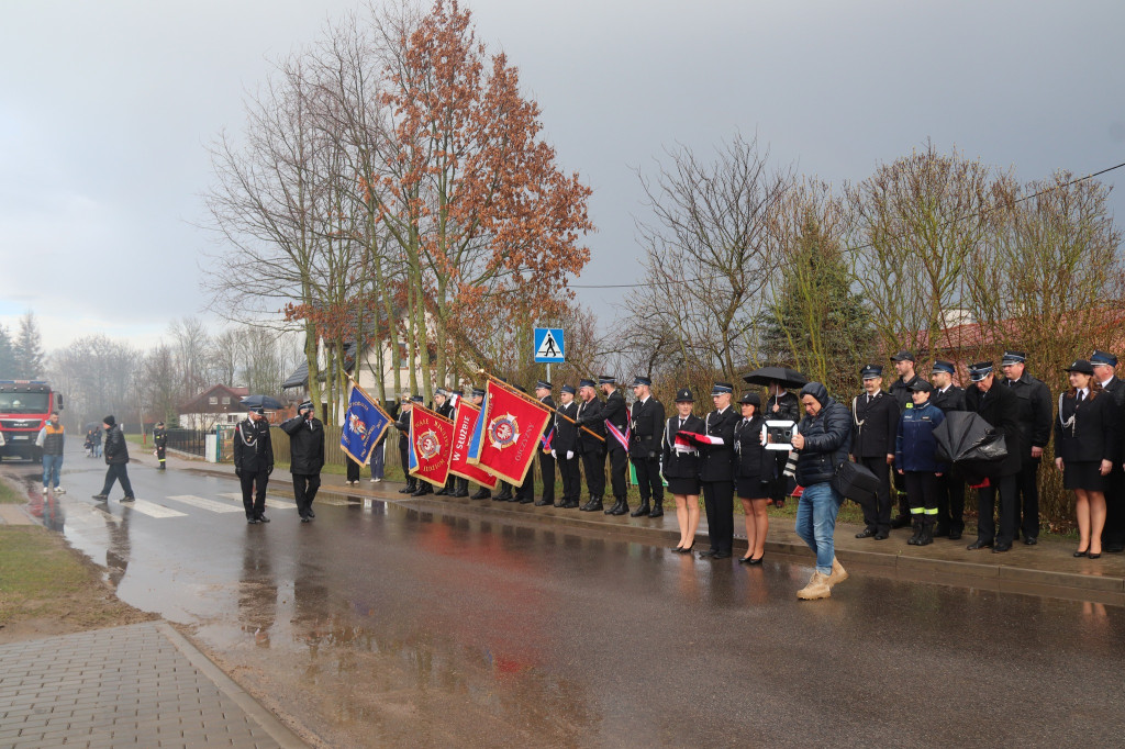 OSP Reszki otrzymało nowy wóz strażacki i garaż