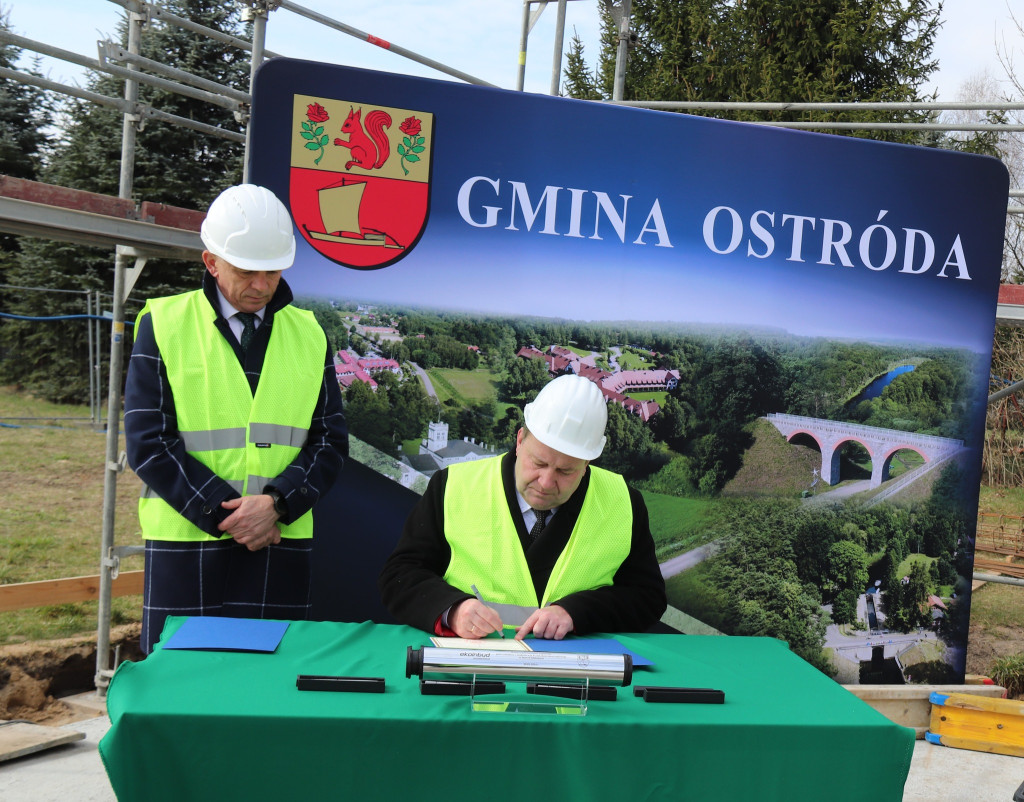 Uroczyście wmurowali kamień węgielny