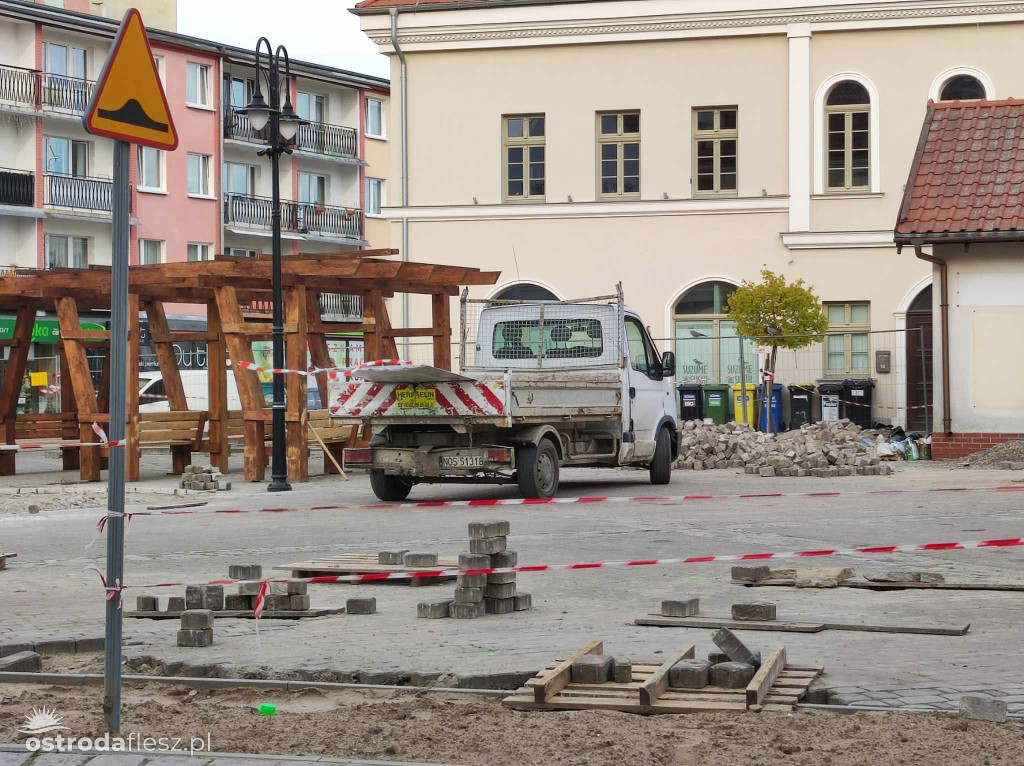 Ostróda: Jak postępują prace na Placu Tysiąclecia?