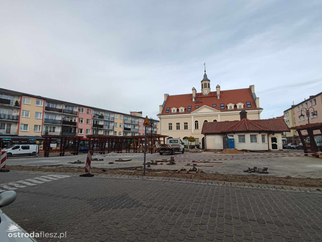 Ostróda: Jak postępują prace na Placu Tysiąclecia?