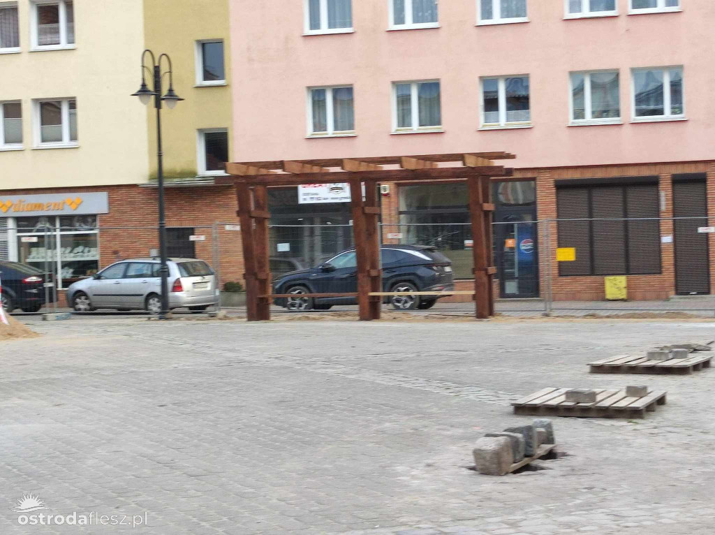 Ostróda: Jak postępują prace na Placu Tysiąclecia?