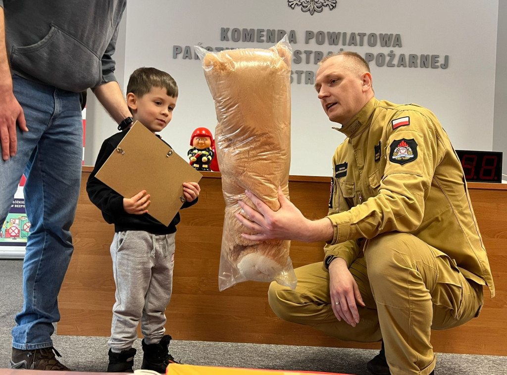 5-letni Gucio spędził dzień ze strażakami