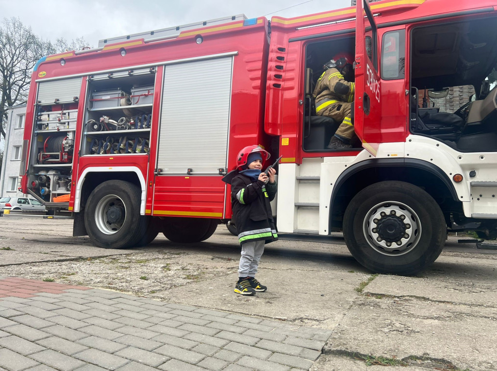 5-letni Gucio spędził dzień ze strażakami