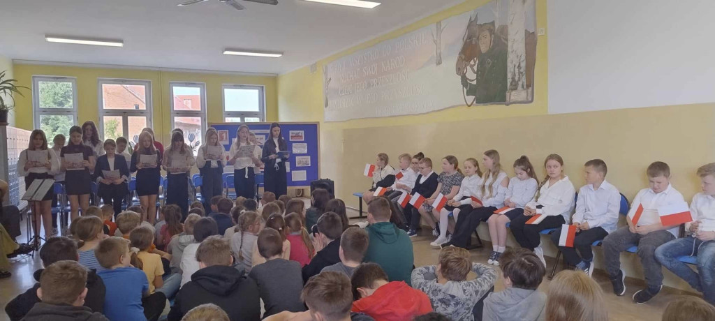 Szkoły w Gm. Ostróda obchodziły Święta Majowe