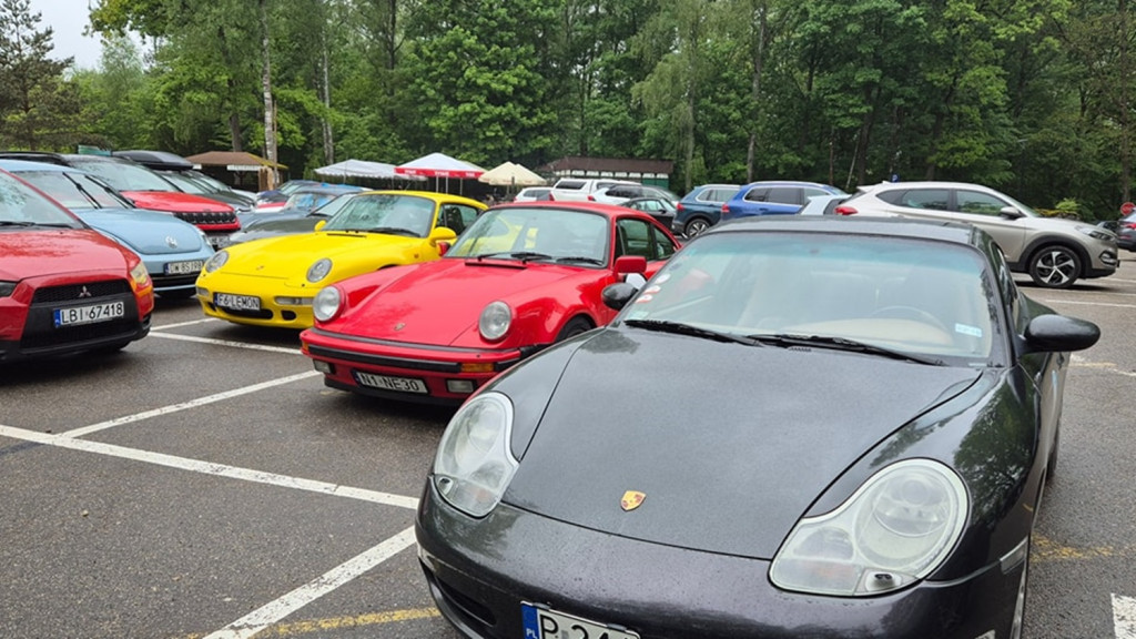 Samochody marki Porsche w Wilczym Szańcu
