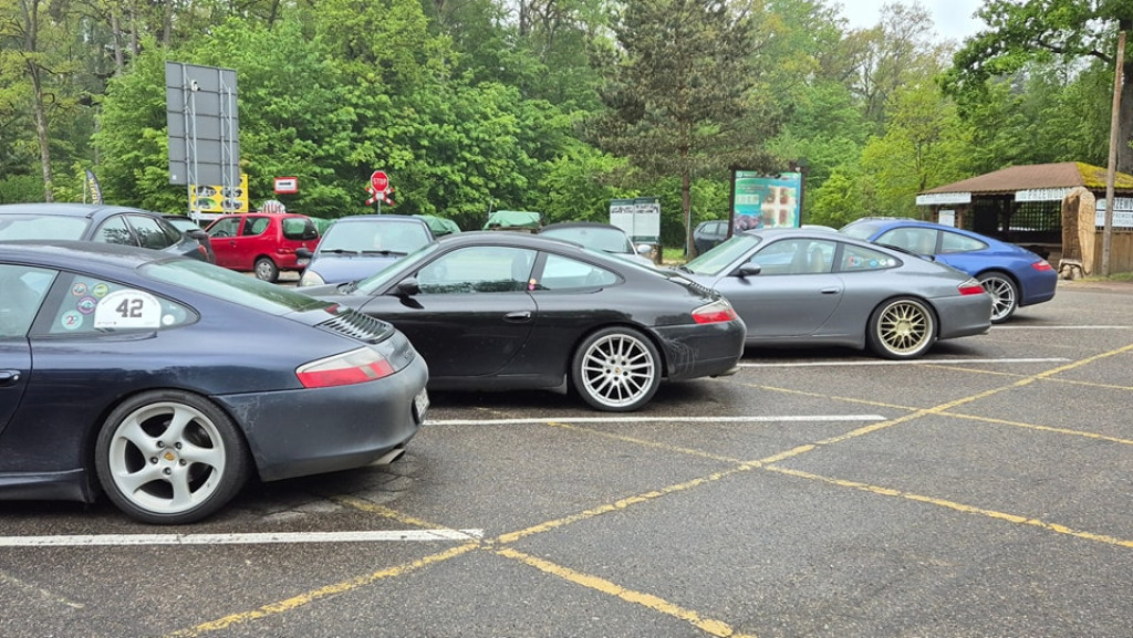 Samochody marki Porsche w Wilczym Szańcu