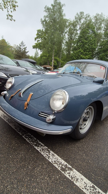 Samochody marki Porsche w Wilczym Szańcu