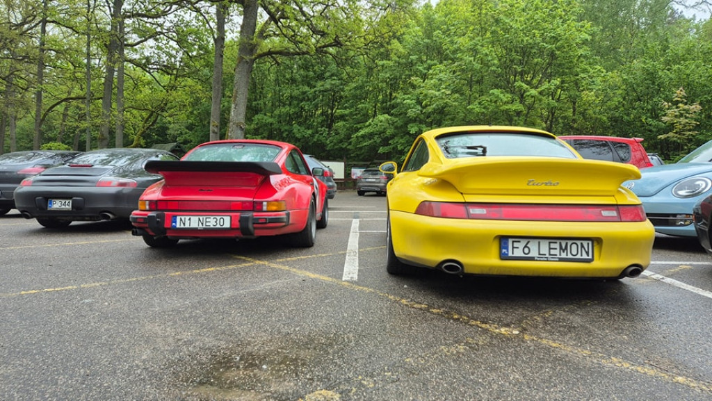 Samochody marki Porsche w Wilczym Szańcu