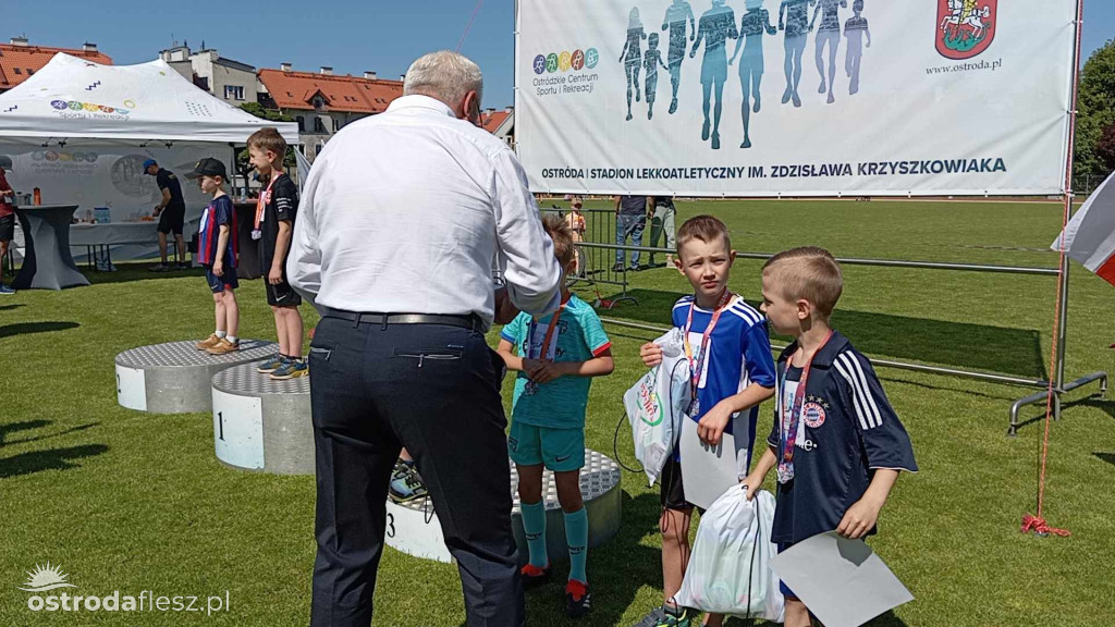 Wielkie emocje w biegach przedszkolaków