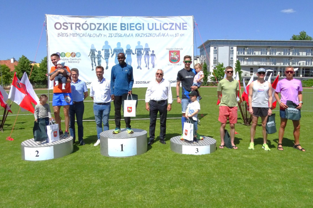 Bieg memoriałowy Ostródzkich Biegów Ulicznych foto