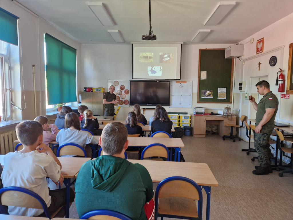 Edukacja z wojskiem w SP w Durągu i Olsztynie