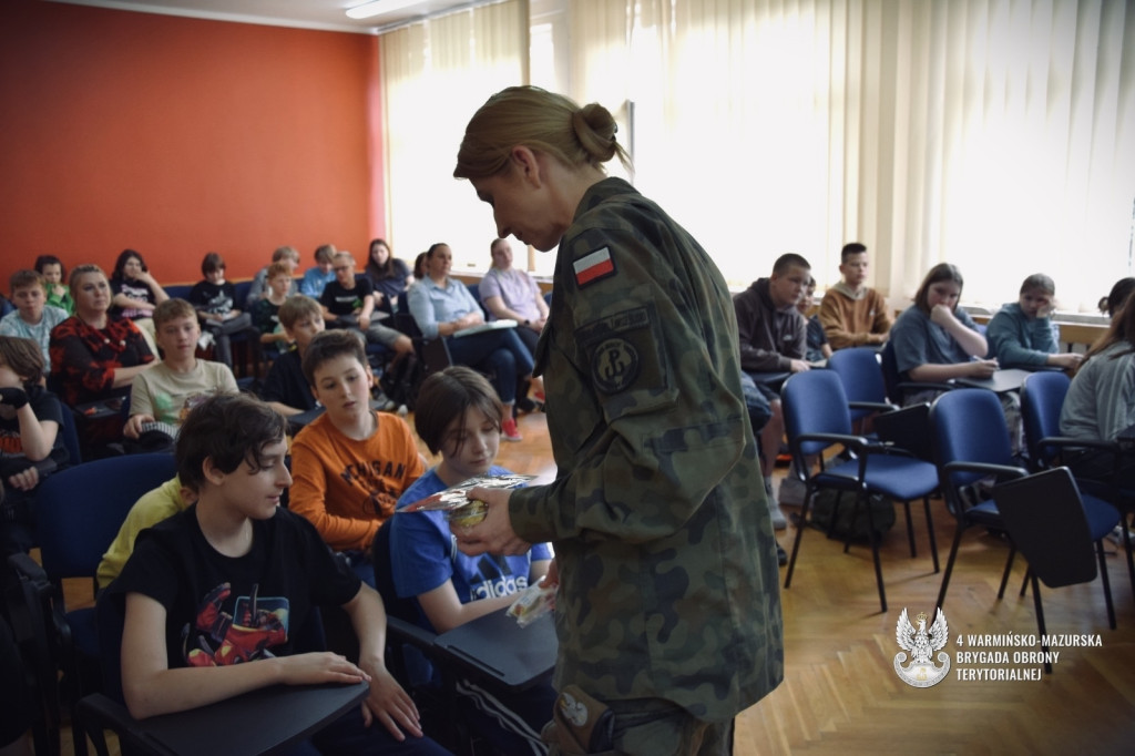 Edukacja z wojskiem w SP w Durągu i Olsztynie