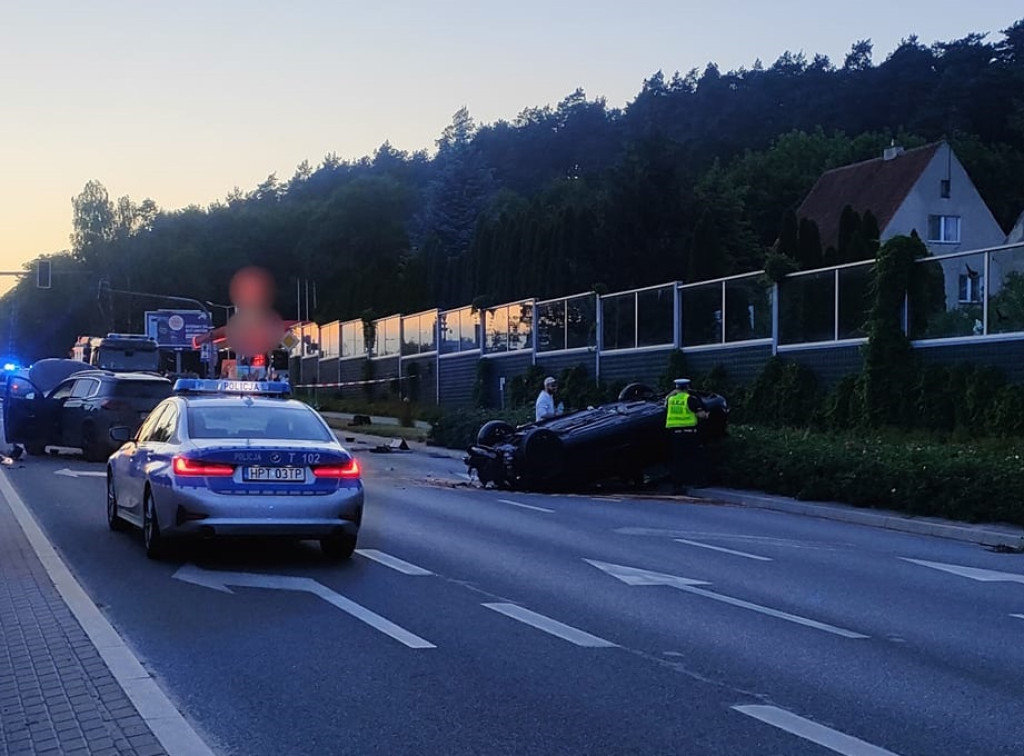Pijany kierowca ciężarówki staranował autobus