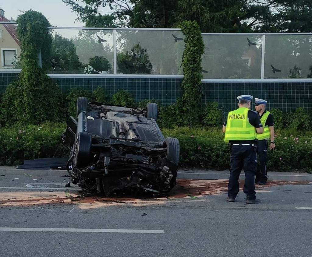 Pijany kierowca ciężarówki staranował autobus