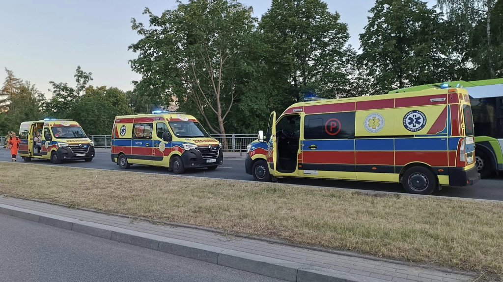 Pijany kierowca ciężarówki staranował autobus