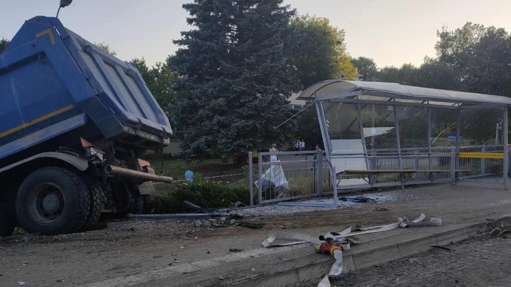 Pijany kierowca ciężarówki staranował autobus