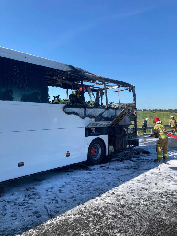 Pożar autobusu z dziećmi na S5 na trasie Ostróda