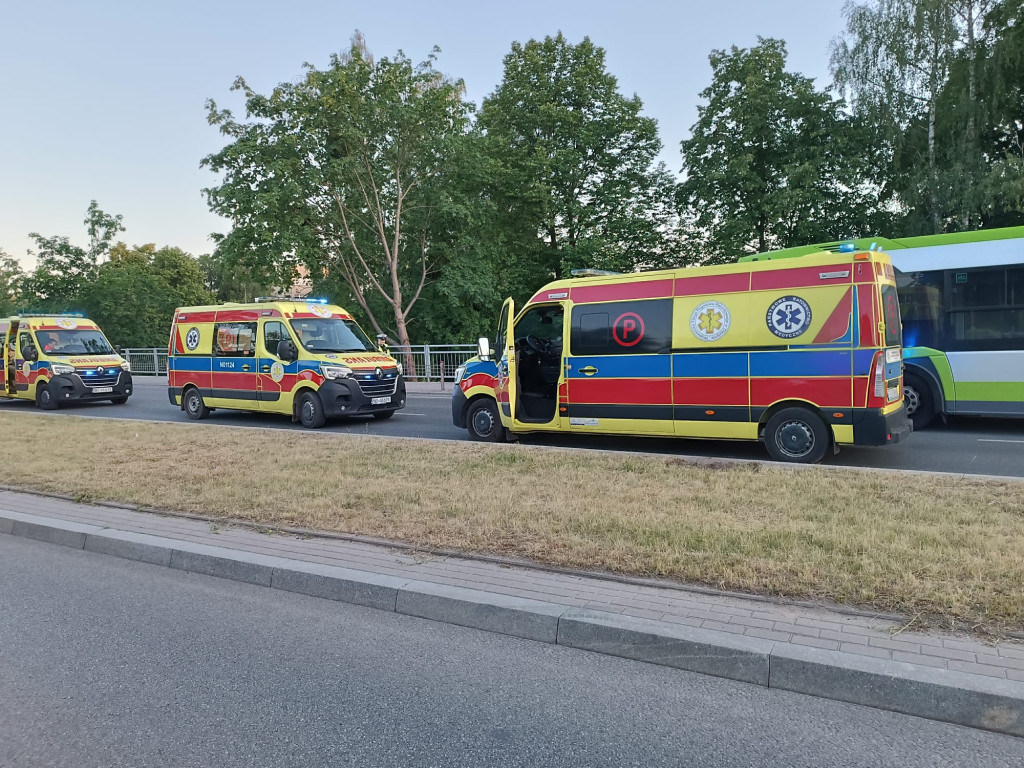 Pijany kierowca ciężarówki staranował autobus