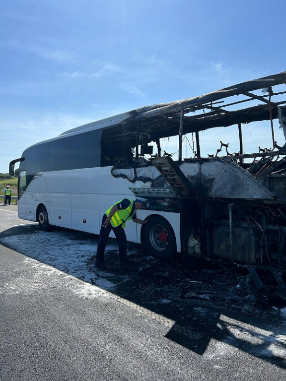 Pożar autobusu z dziećmi na S5 na trasie Ostróda