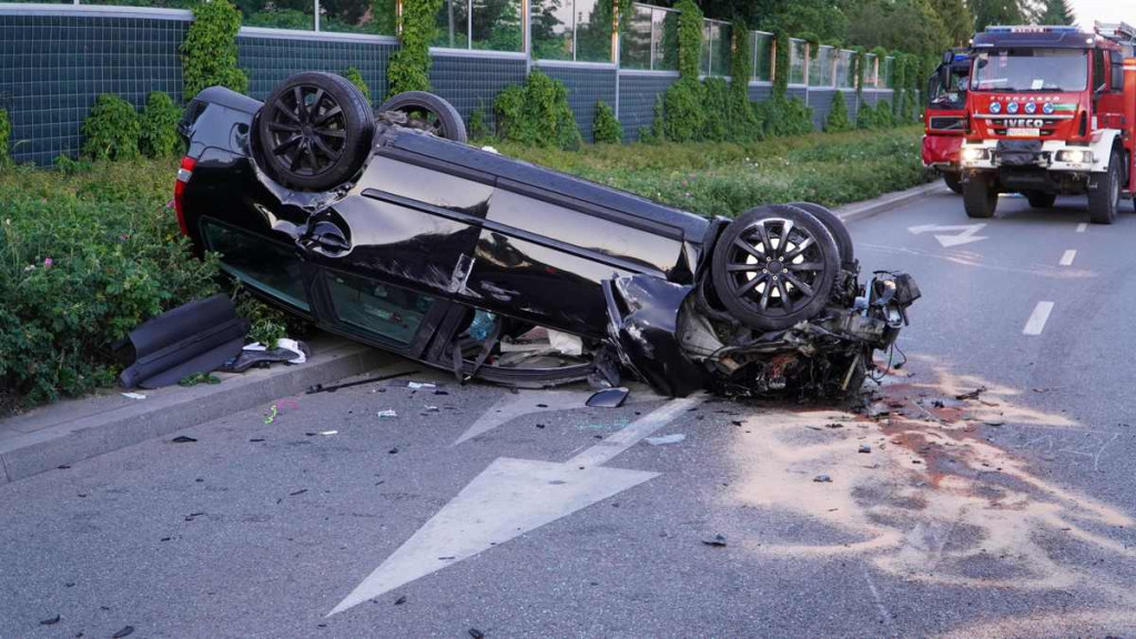 Pijany kierowca ciężarówki staranował autobus