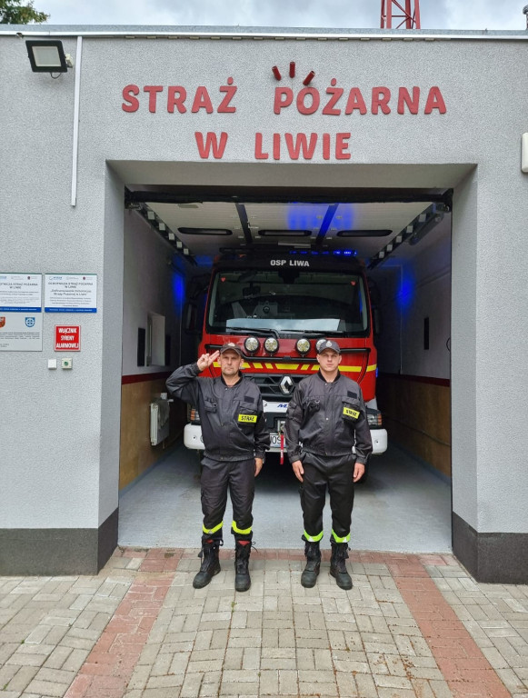 Strażacy oddali hołd zmarłemu żołnierzowi