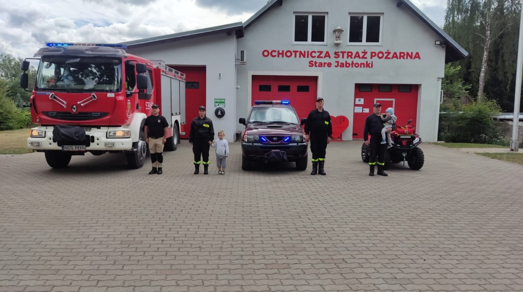 Strażacy oddali hołd zmarłemu żołnierzowi