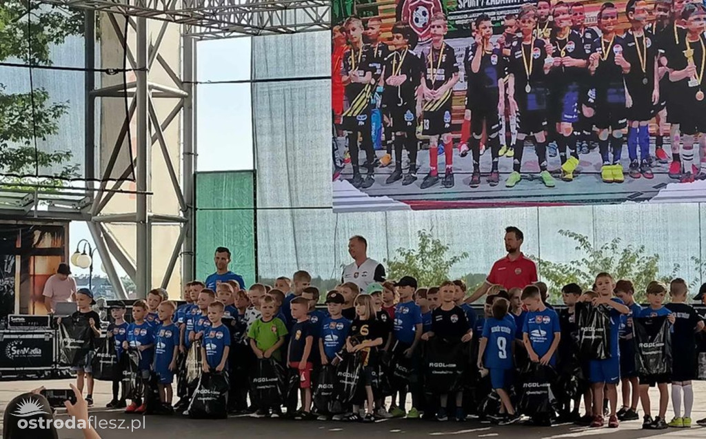 Najmłodsi piłkarze Sokoła zakończyli sezon (foto)