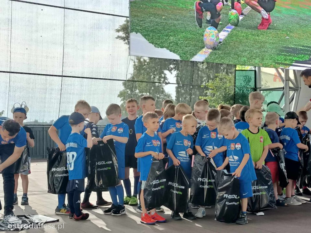 Najmłodsi piłkarze Sokoła zakończyli sezon (foto)