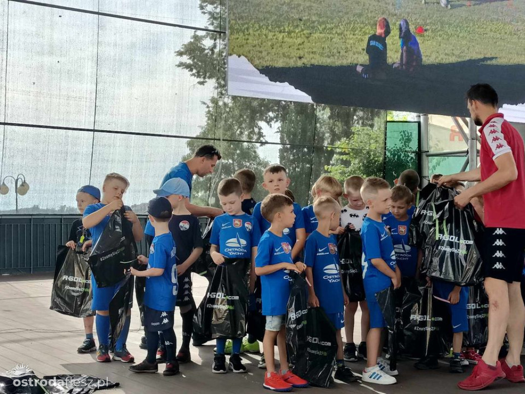 Najmłodsi piłkarze Sokoła zakończyli sezon (foto)