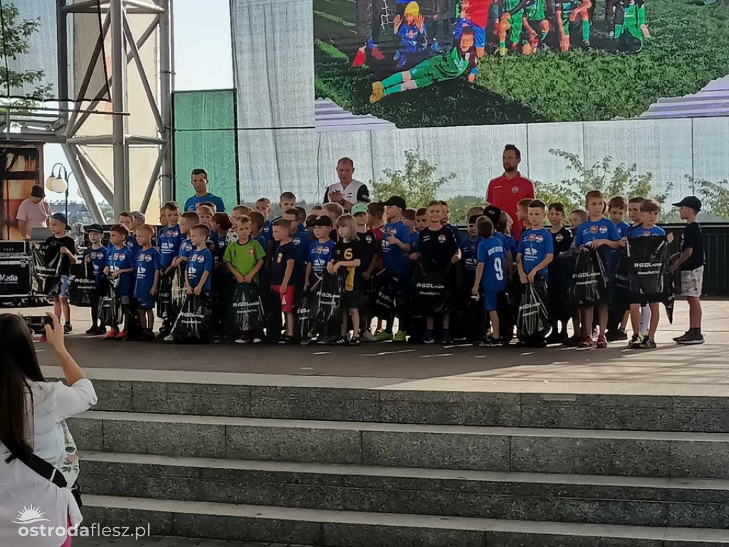 Najmłodsi piłkarze Sokoła zakończyli sezon (foto)