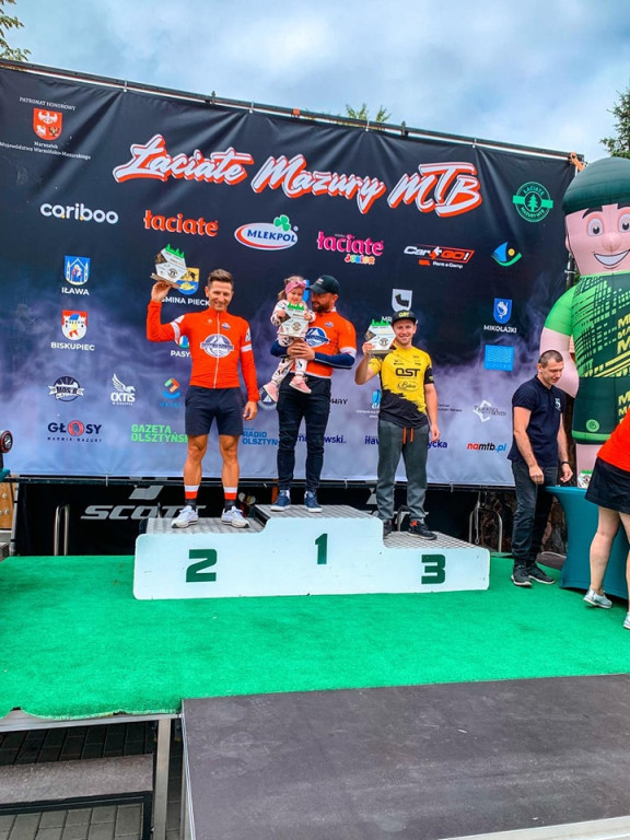 14 medali kolarzy Ostróda Sport Team w Mikołajkach