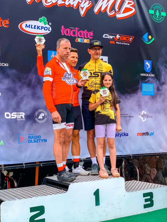14 medali kolarzy Ostróda Sport Team w Mikołajkach