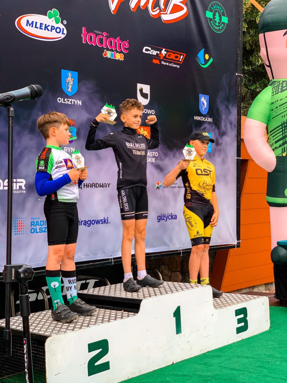 14 medali kolarzy Ostróda Sport Team w Mikołajkach