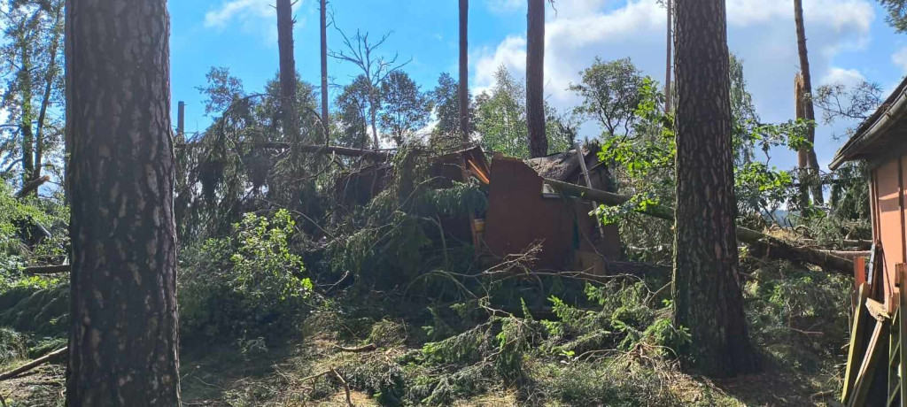 Przejście tornada nad Ośrodkiem Wypoczynkowym 
