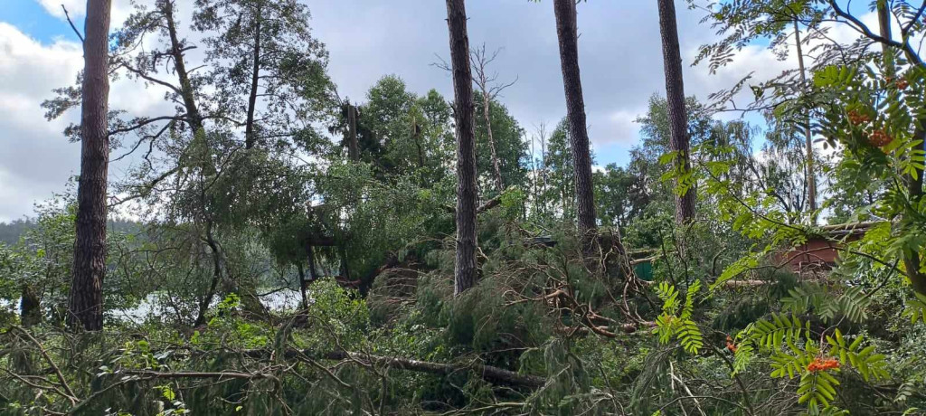 Przejście tornada nad Ośrodkiem Wypoczynkowym 