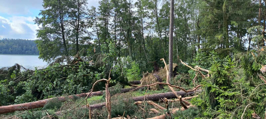 Przejście tornada nad Ośrodkiem Wypoczynkowym 