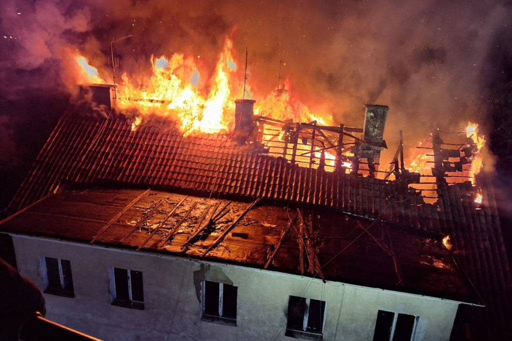 Nocny pożar kamienicy w Olsztynie