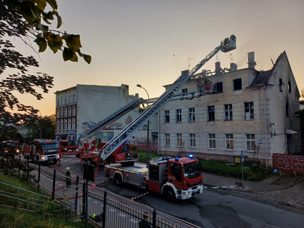 Nocny pożar kamienicy w Olsztynie