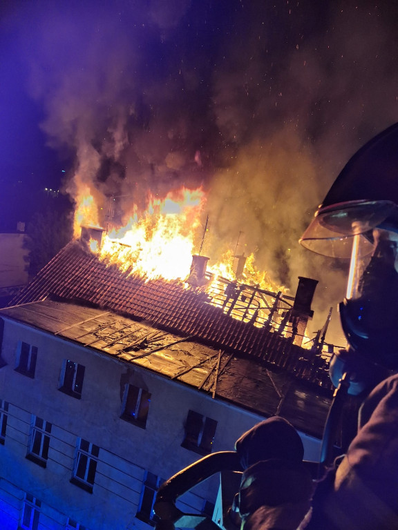 Nocny pożar kamienicy w Olsztynie