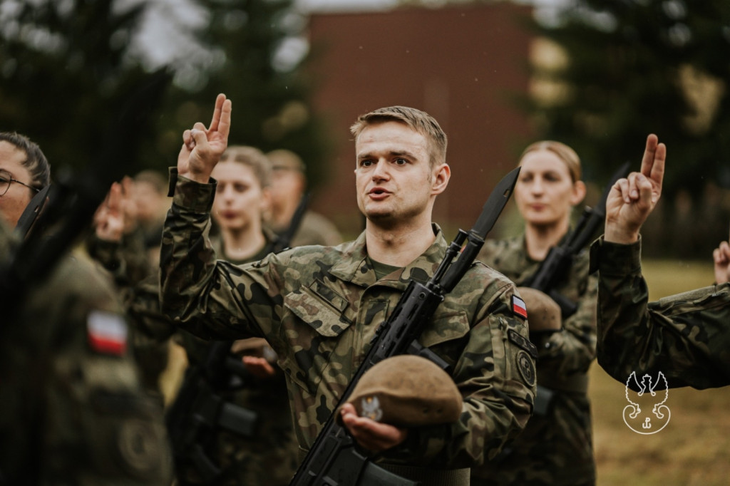 Nowi żołnierze WOT złożyli przysięgę [FOTO]