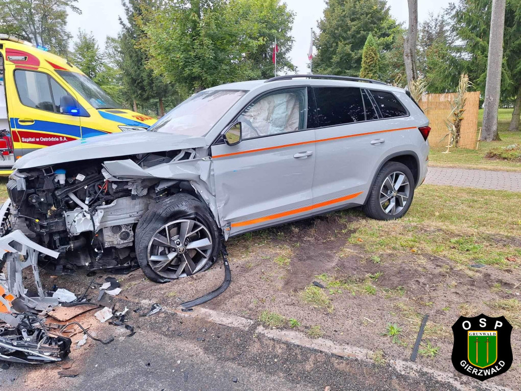 Czołowe zderzenie osobówek w Gierzwałdzie